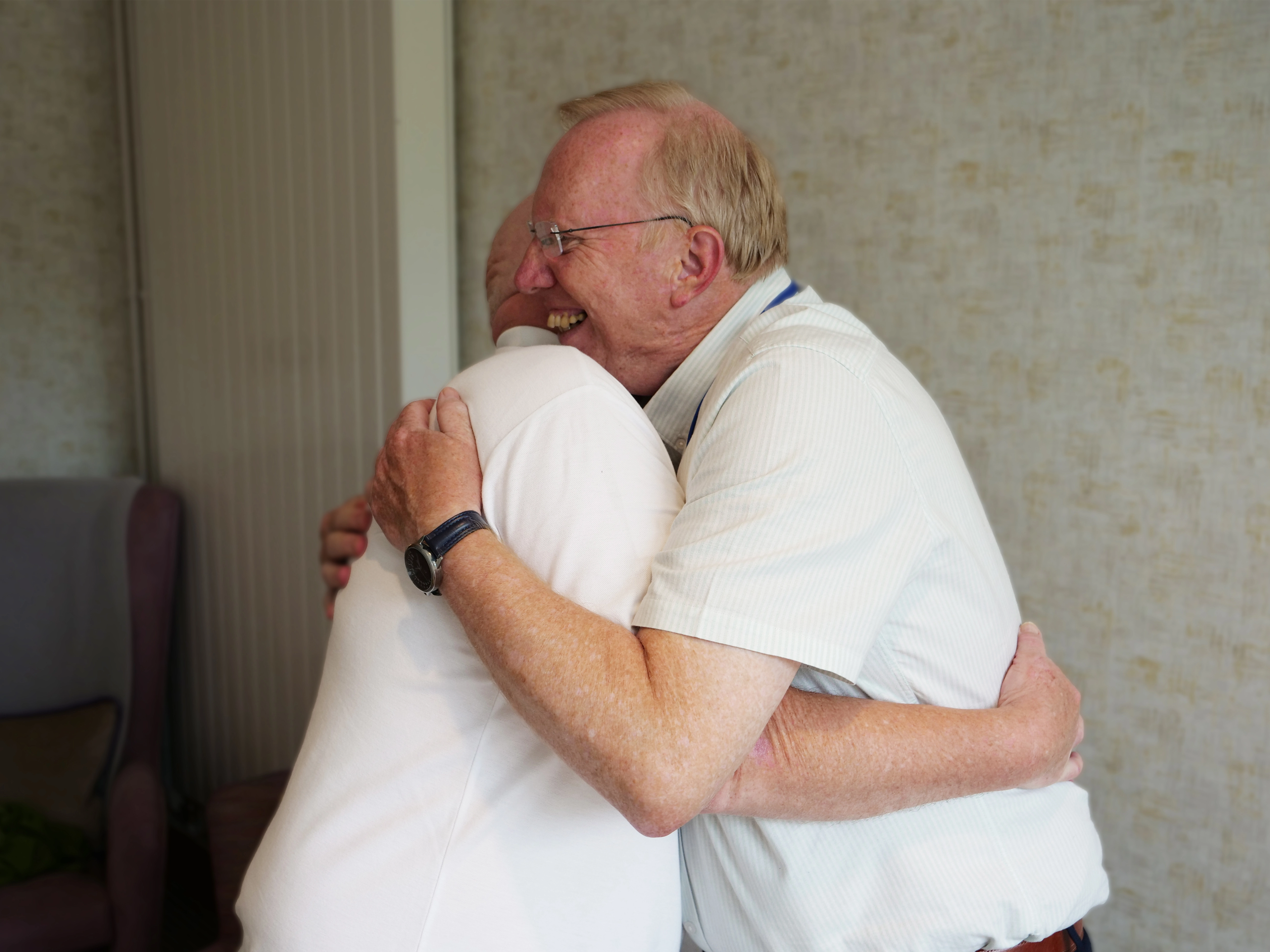 Lesley edge hugging patient
